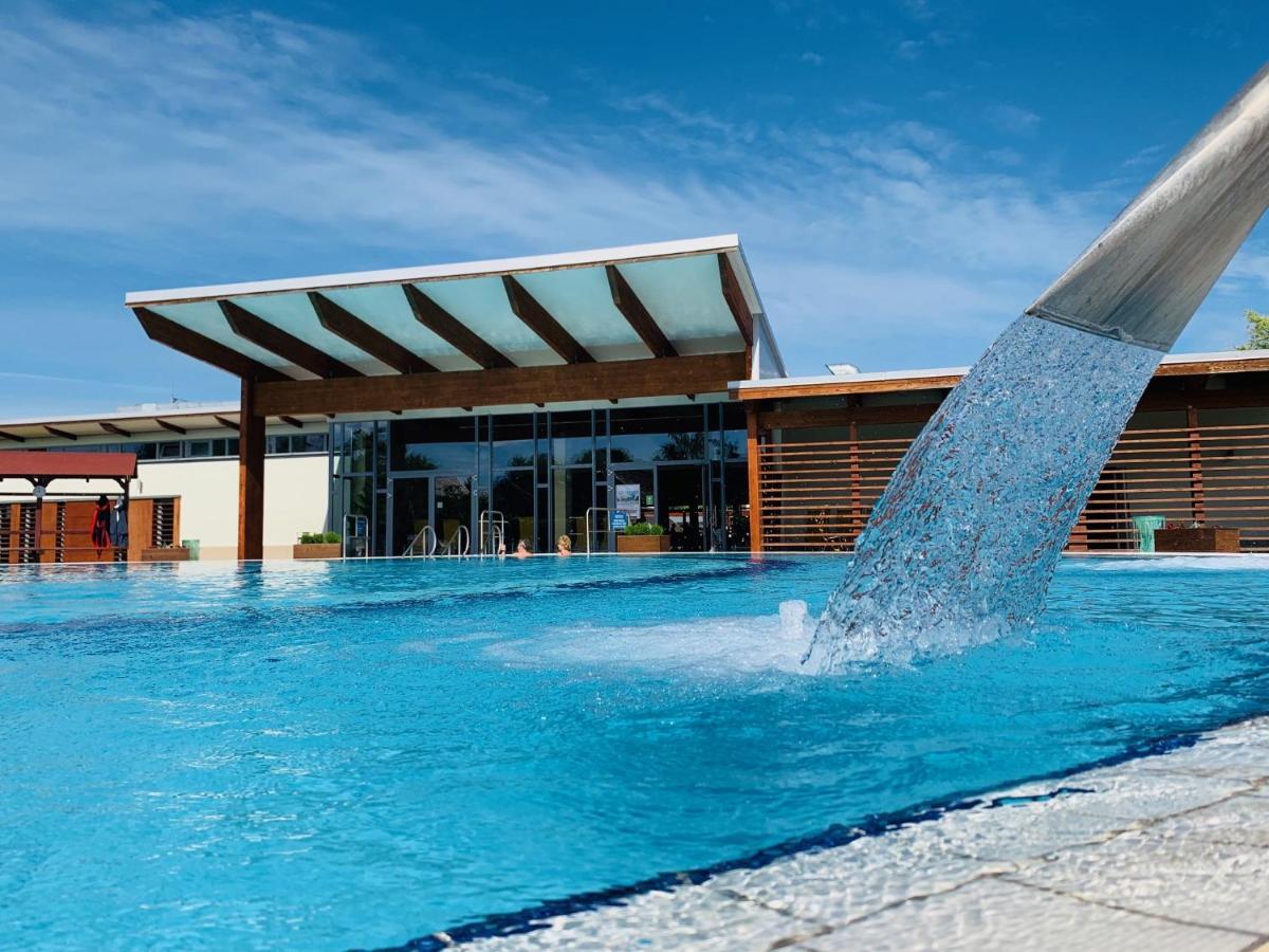 Barack Thermal Hotel And Spa Tiszakécske Esterno foto