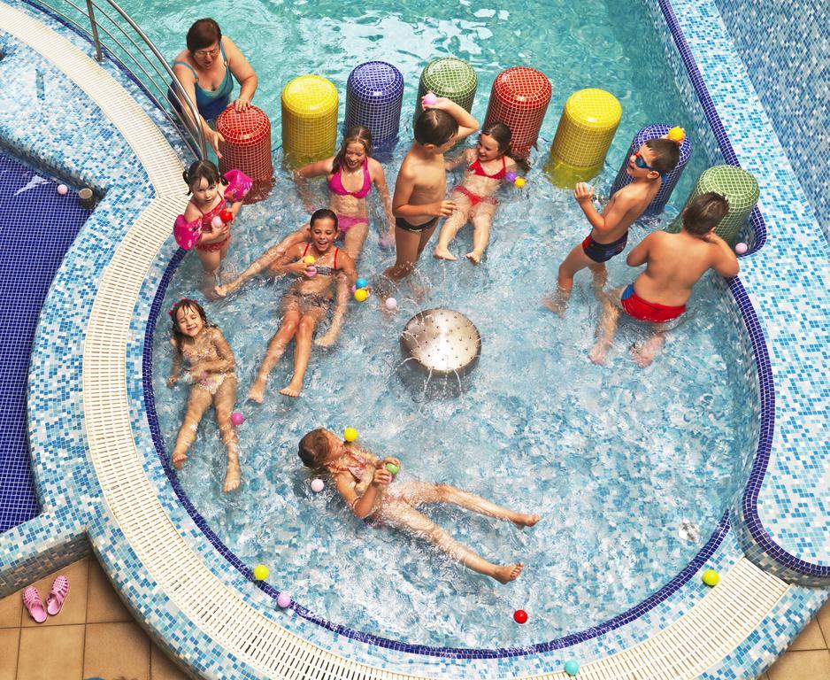 Barack Thermal Hotel And Spa Tiszakécske Esterno foto