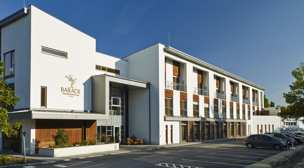 Barack Thermal Hotel And Spa Tiszakécske Esterno foto